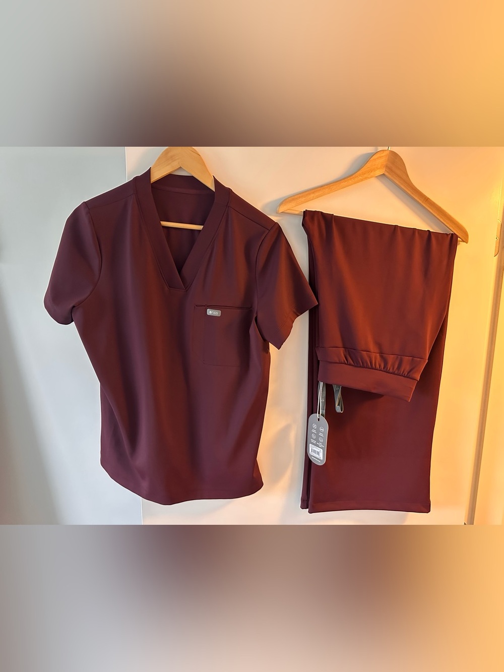NWT Figs Women's Burgundy Form X Wideleg Set L